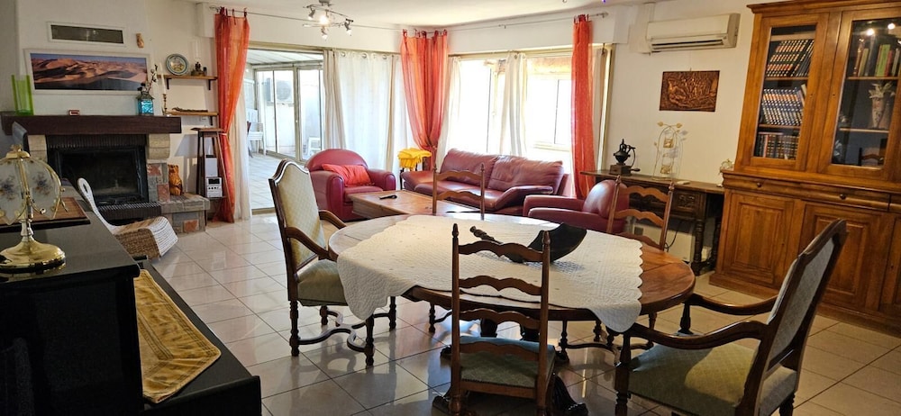 Family Apartment photo 3
