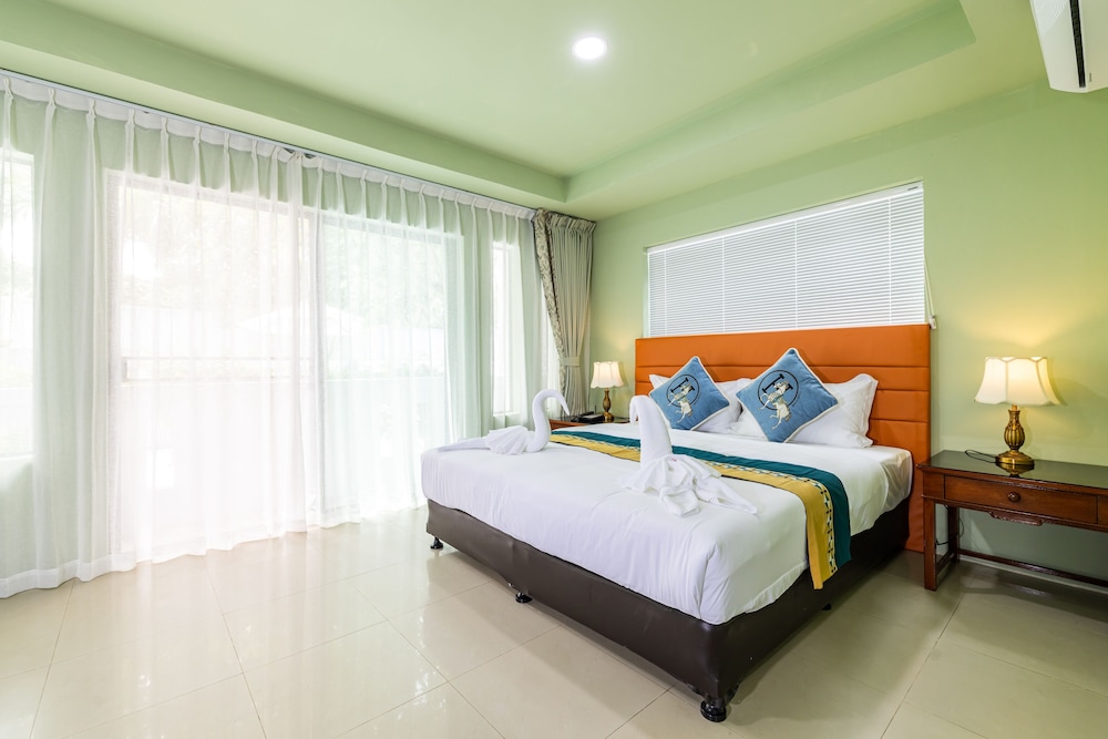 Superior Double Room, 1 King Bed, Garden View