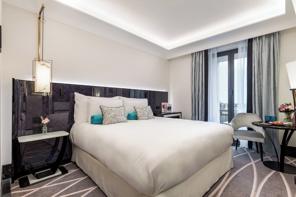 Deluxe Room - Photo 1