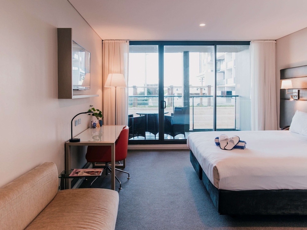 Superior Room, 1 King Bed, Balcony - Photo 6