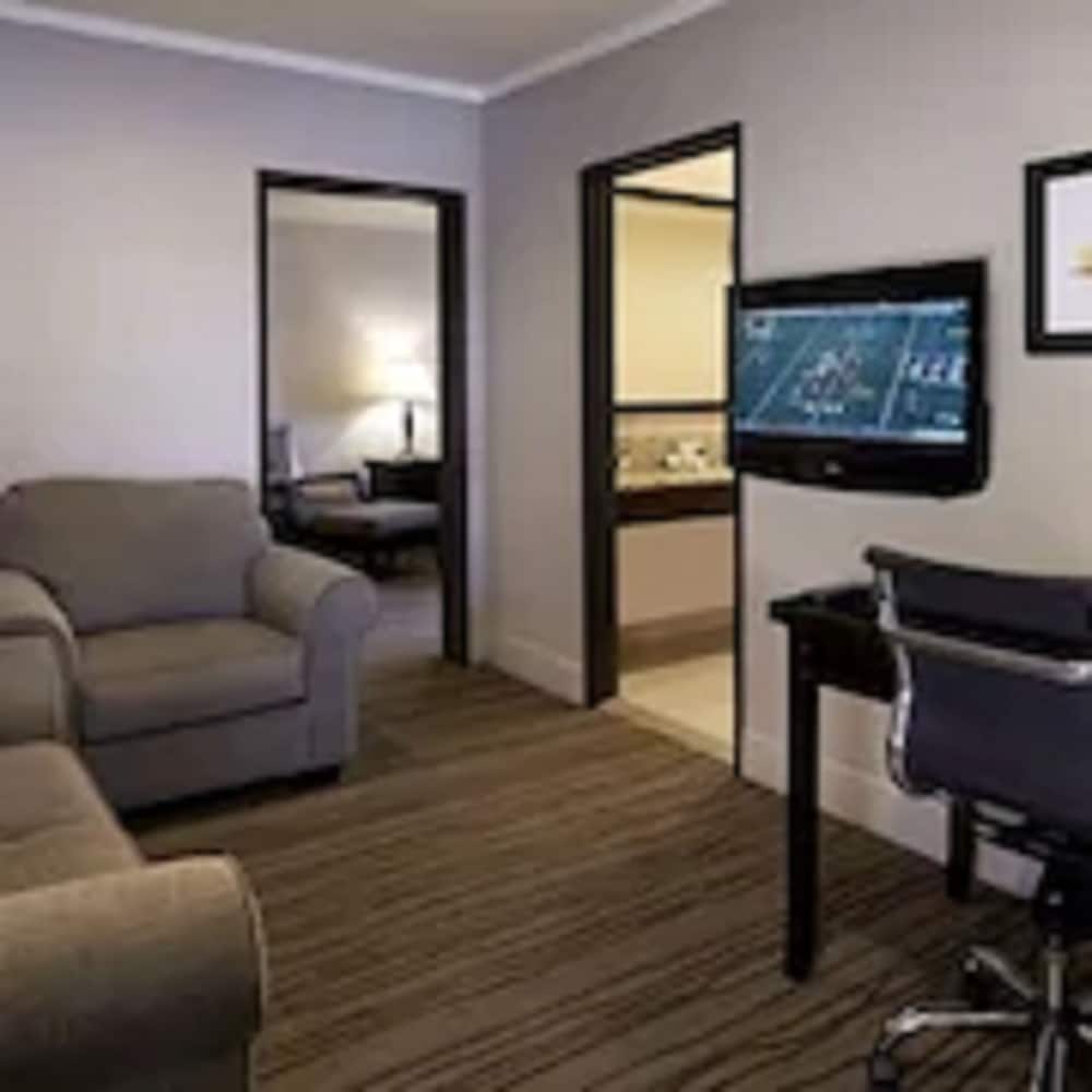 Junior Suite, 1 King Bed, Non Smoking - Photo 3