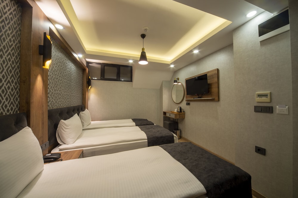Economy Triple Room (Basement Floor) photo 3
