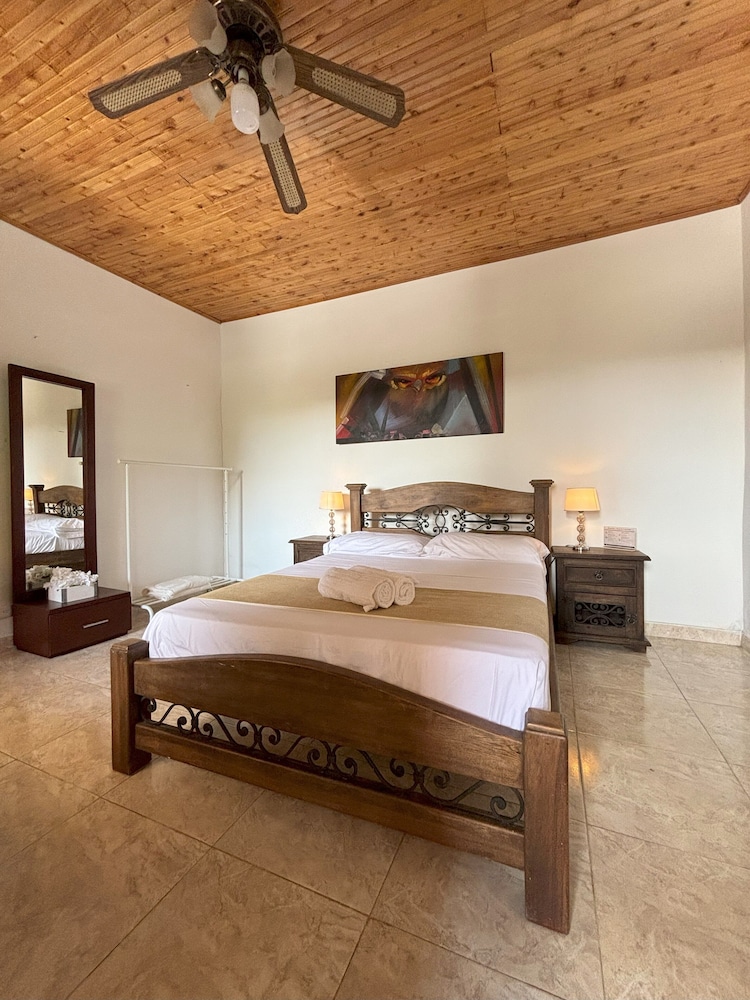 Traditional Double Room, 1 Queen Bed photo 2