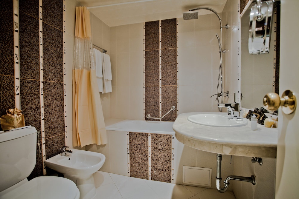 Double Room, Balcony, Sea View - Photo 7