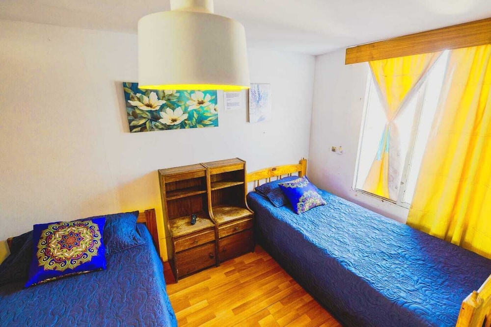 Economy Twin Room photo 3