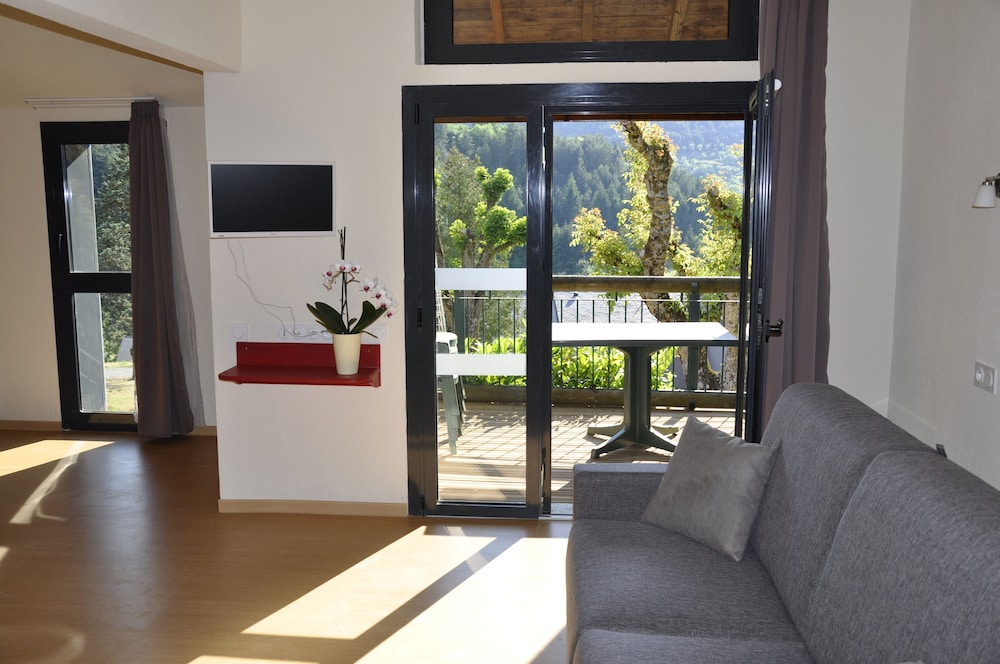 Exclusive House photo 1