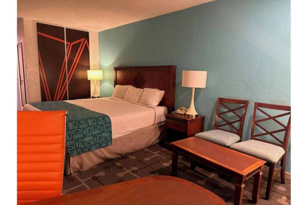 Premium Room, 1 King Bed, Non Smoking - Photo 3