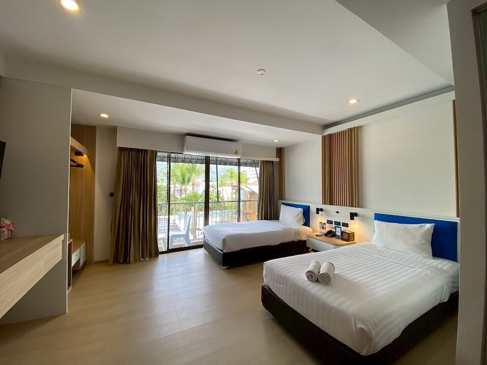 Deluxe Twin Balcony - Photo 1