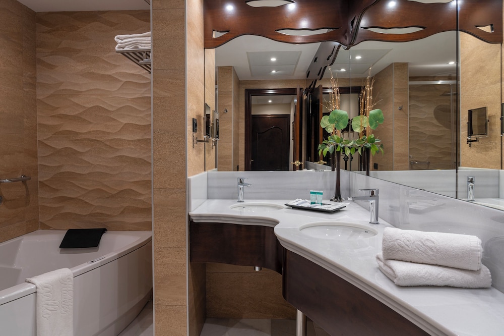Suite Miro DUI photo 3