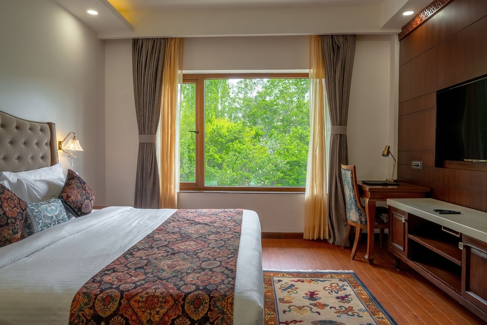 Premier Room