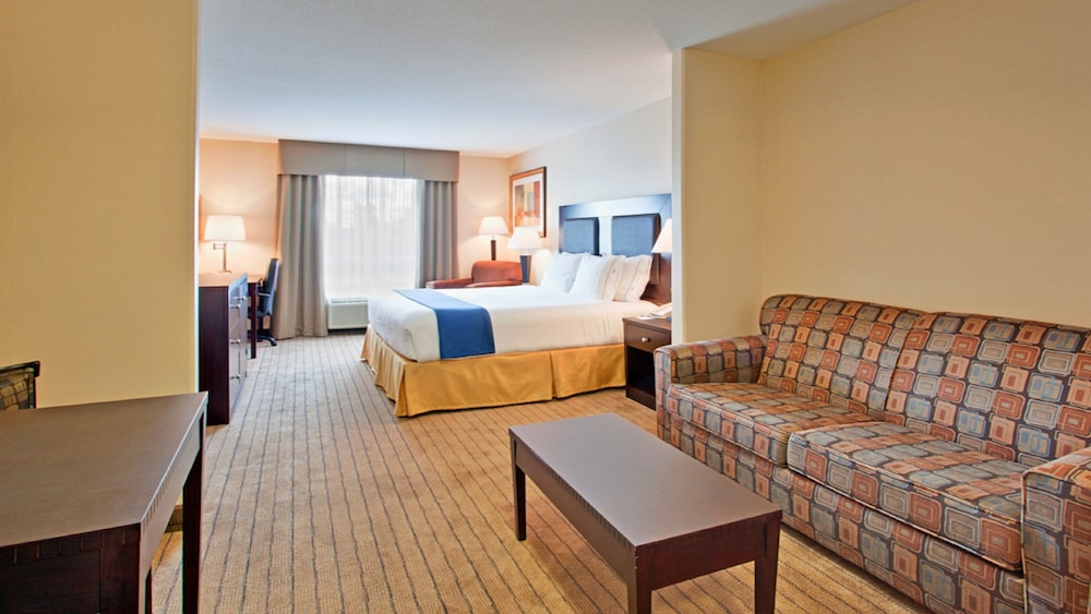 Suite, 1 King Bed, Jetted Tub - Photo 2