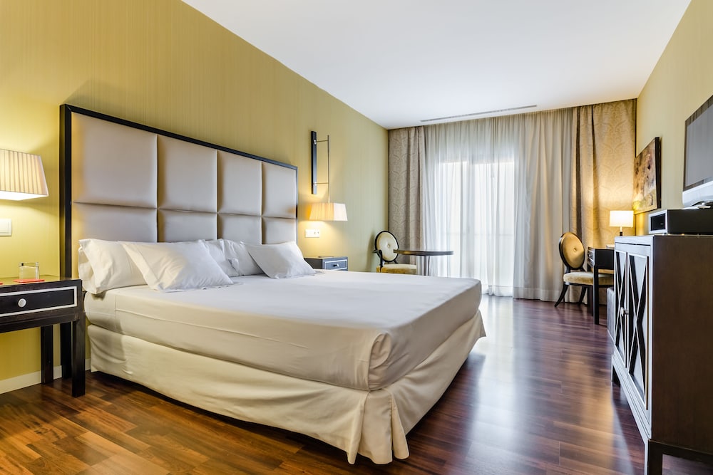 Standard Double Room - Photo 2
