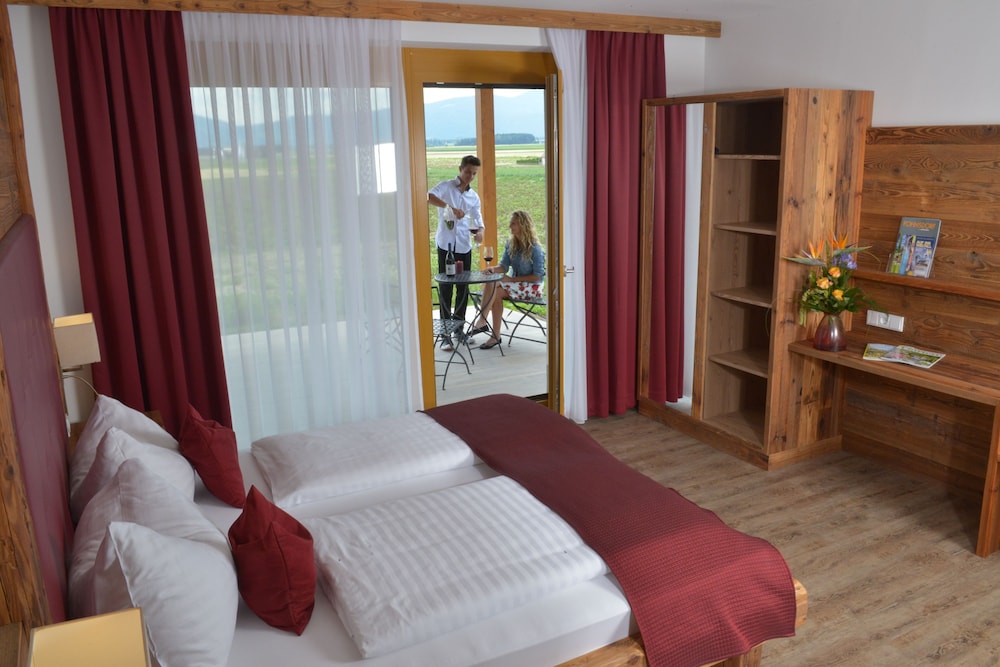 Deluxe Chalet, 1 Bedroom, Patio, Mountain View photo 1