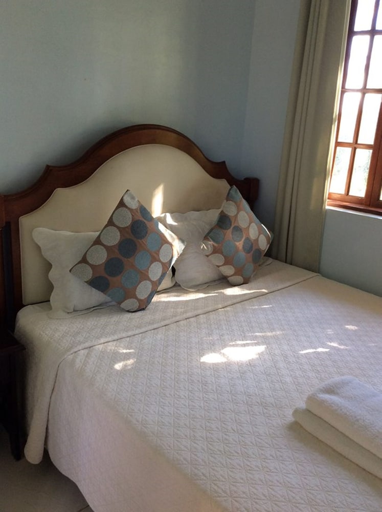 Seafront Cottage photo 2