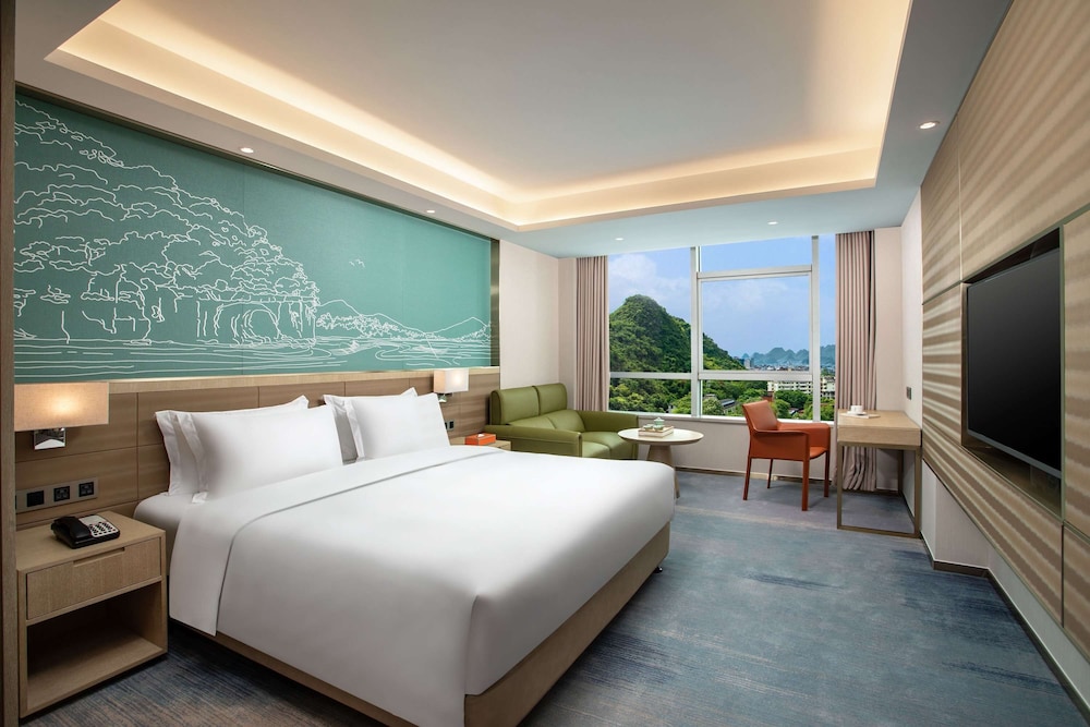 Business Room, 1 King Bed, Non Smoking - Photo 1