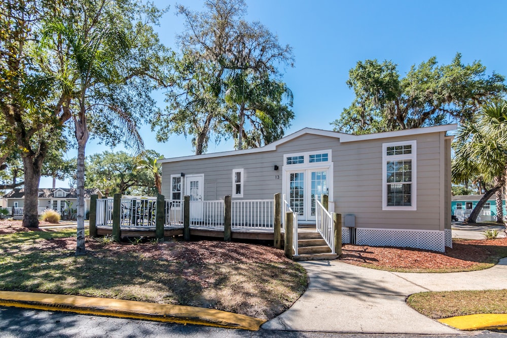 Elite Cottage, 2 Bedrooms (Linens Included) photo 2