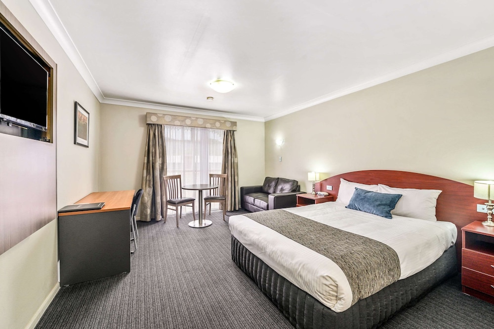 Suite, 1 Queen Bed, Terrace