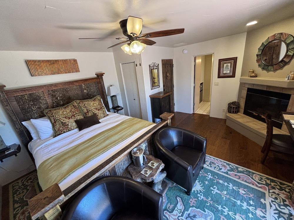 Standard Room, 1 King Bed (Arizona Pines)
