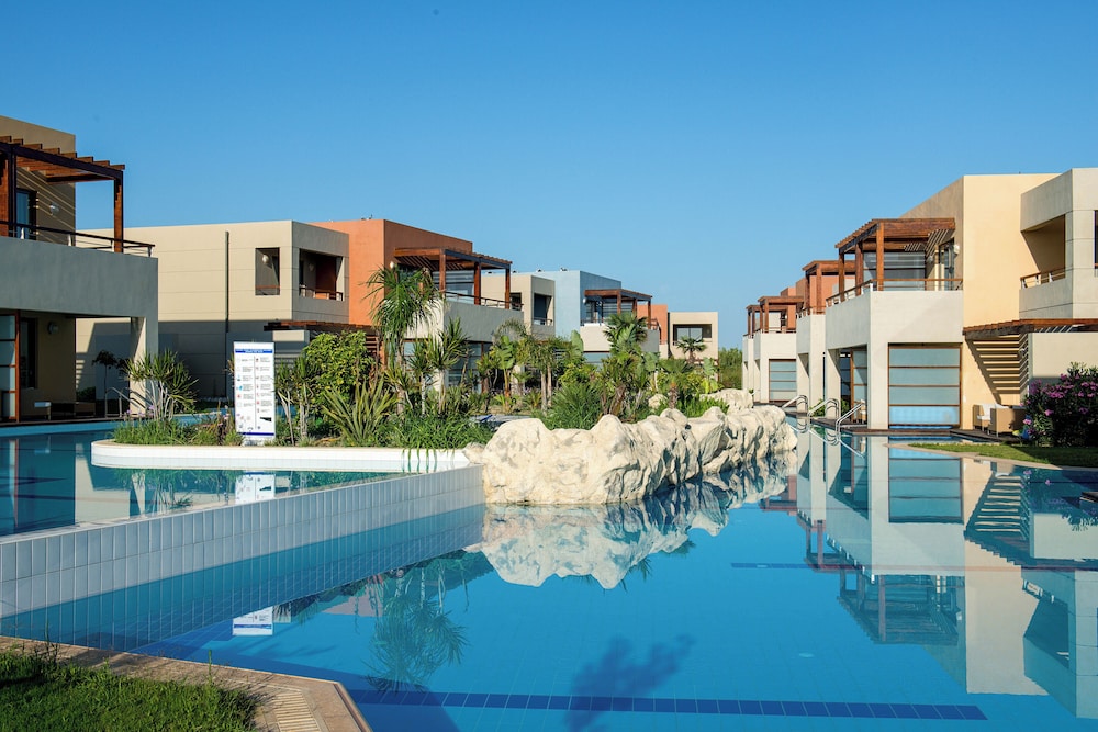 Double Swim-up Room - Photo 7
