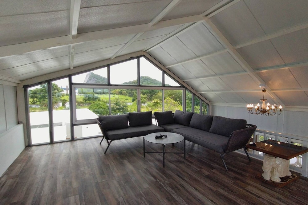 Penthouse - Photo 7