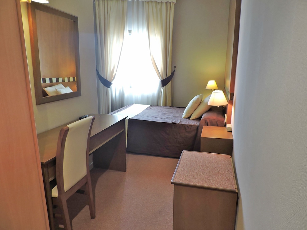 Standard Double or Twin Room - Photo 1