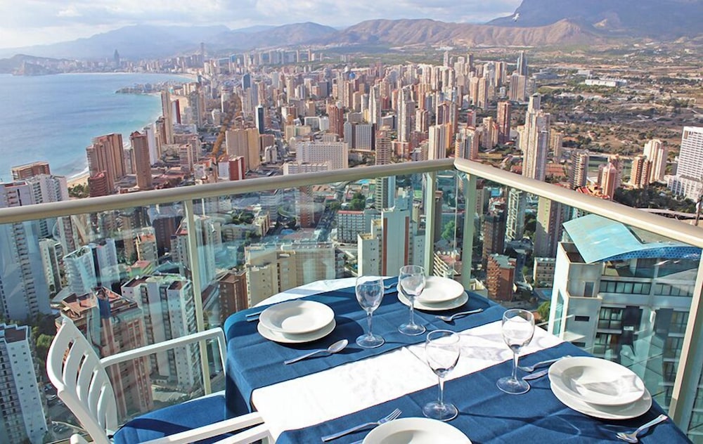 City Apartment, 2 Bedrooms, Terrace, Sea View