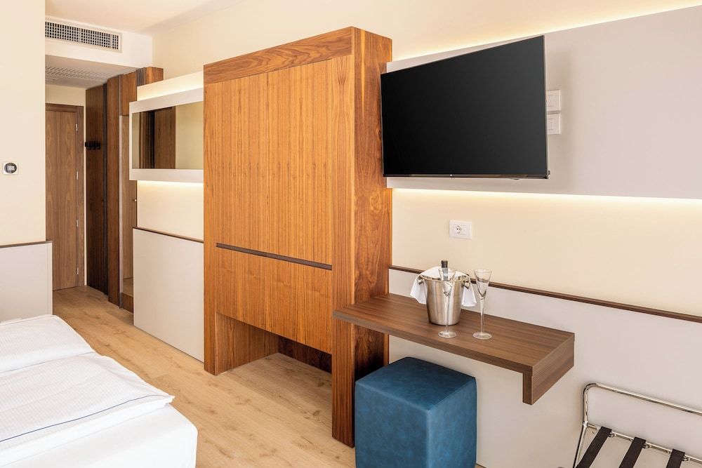 Superior Double Room - Photo 3