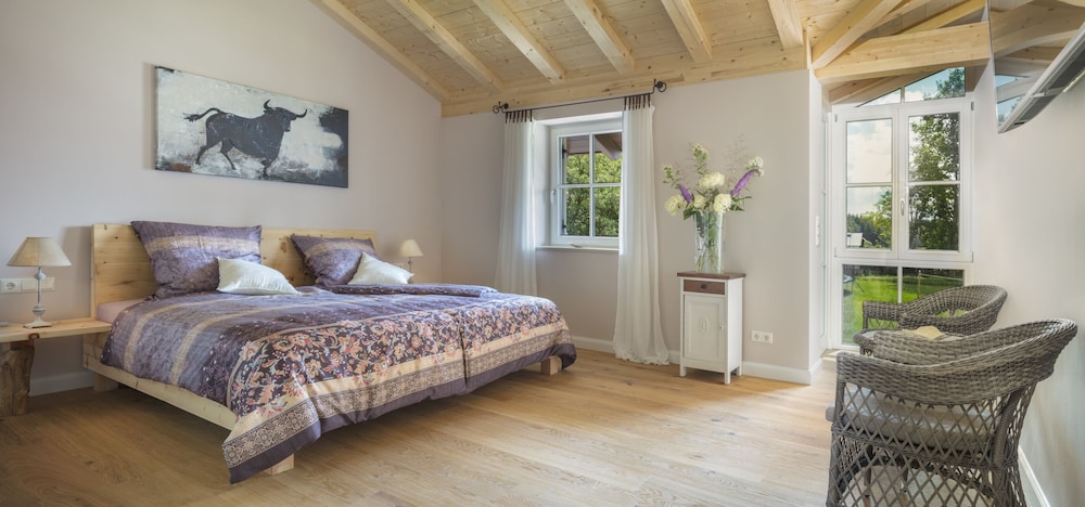 Exclusive Apartment, 2 Bedrooms, Mountain View photo 2