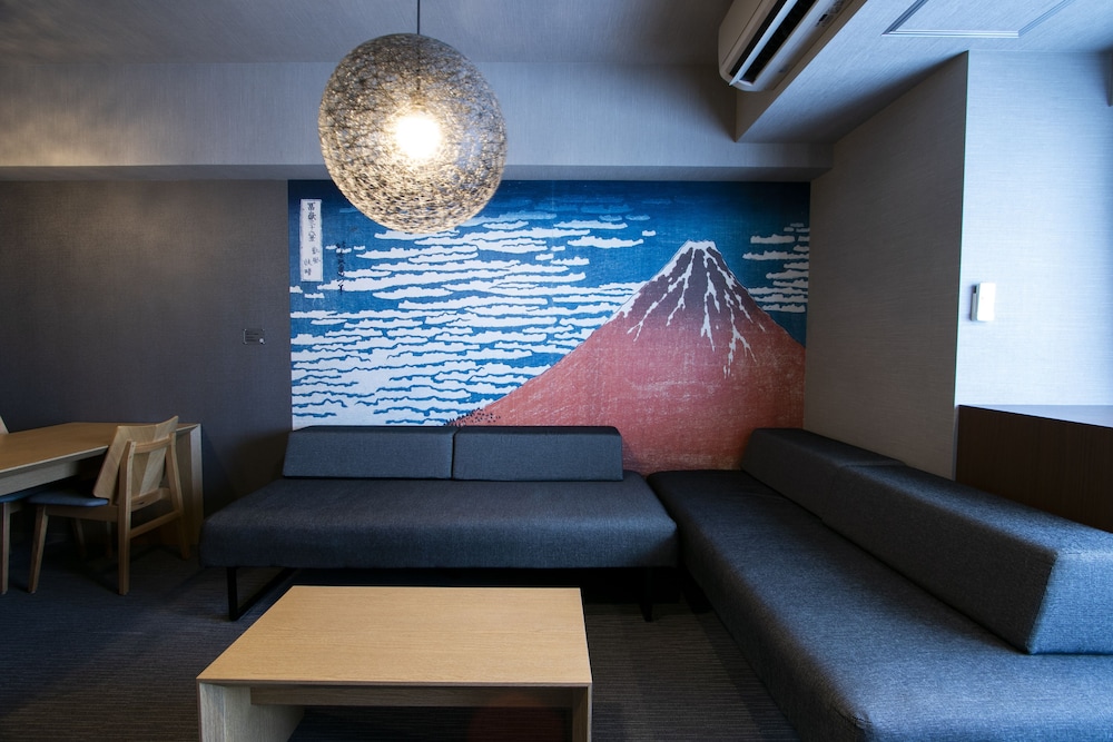 Grand Room thumbnail 6