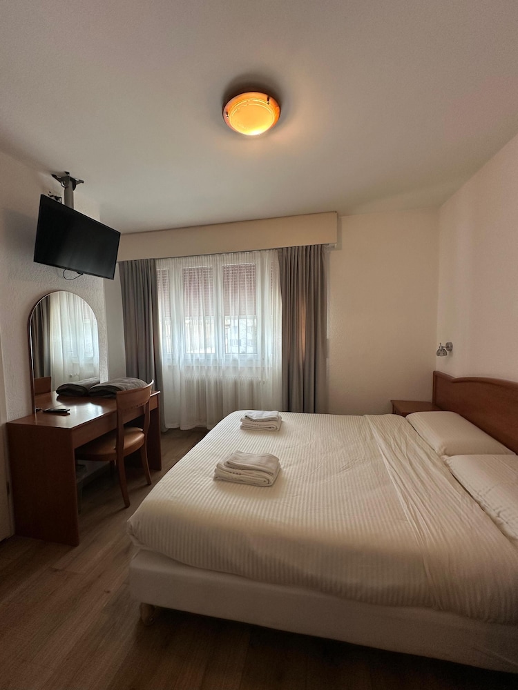 Classic Double Room, City View