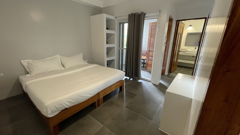 Suite - Photo 3