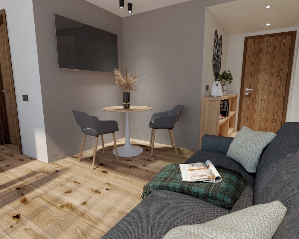 White Suite photo 3