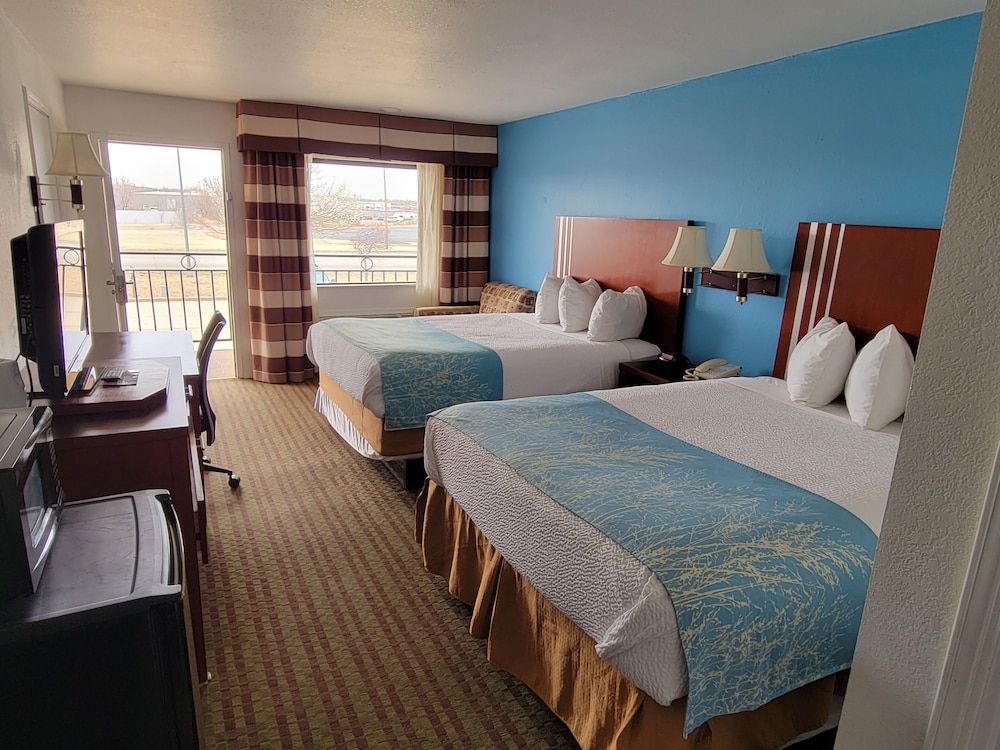 Standard Room, 2 Queen Beds photo 3
