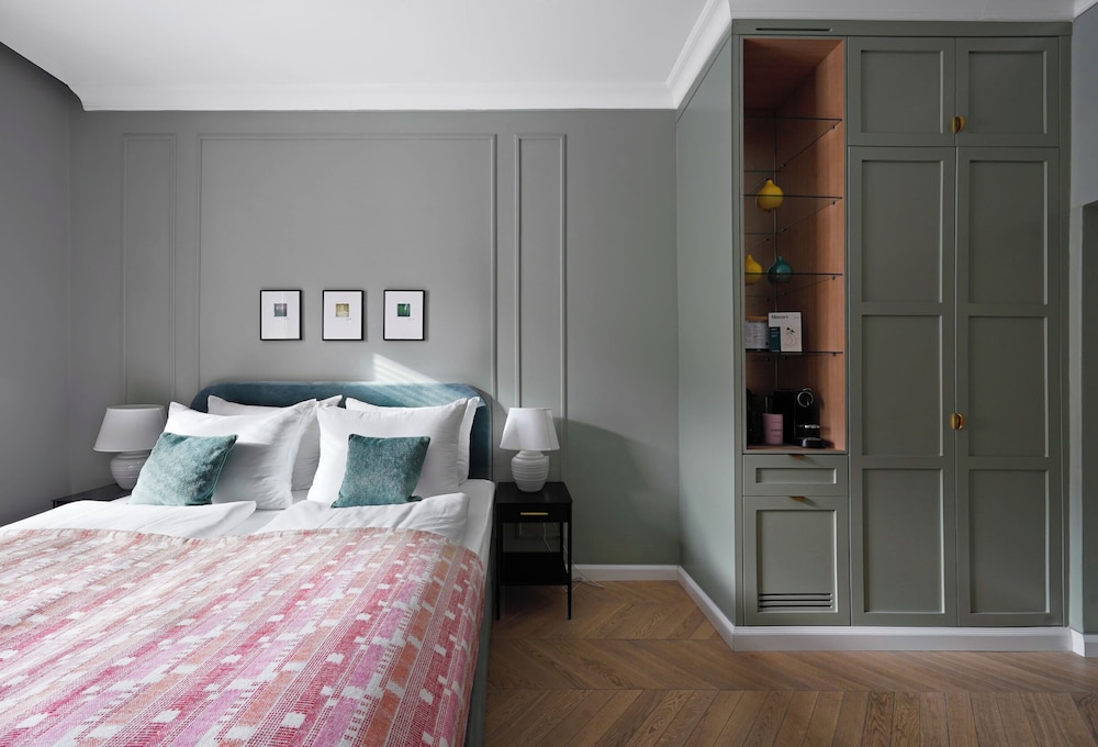 Large Room - Photo 6