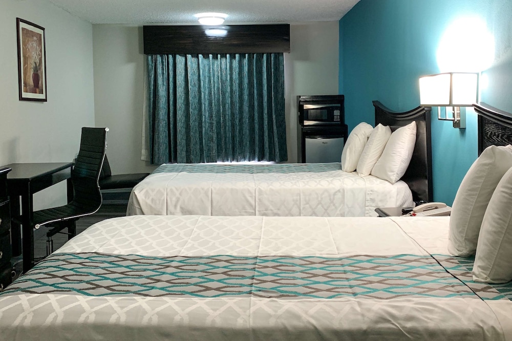 Room, 2 Double Beds - Photo 1