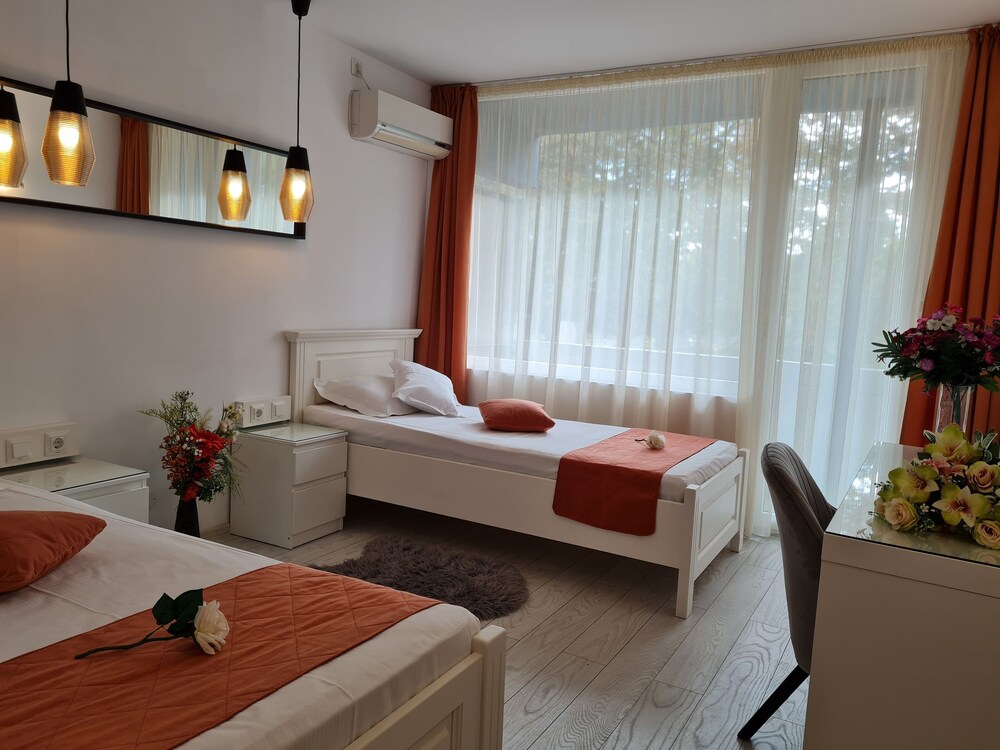 Standard Twin Room, Courtyard View