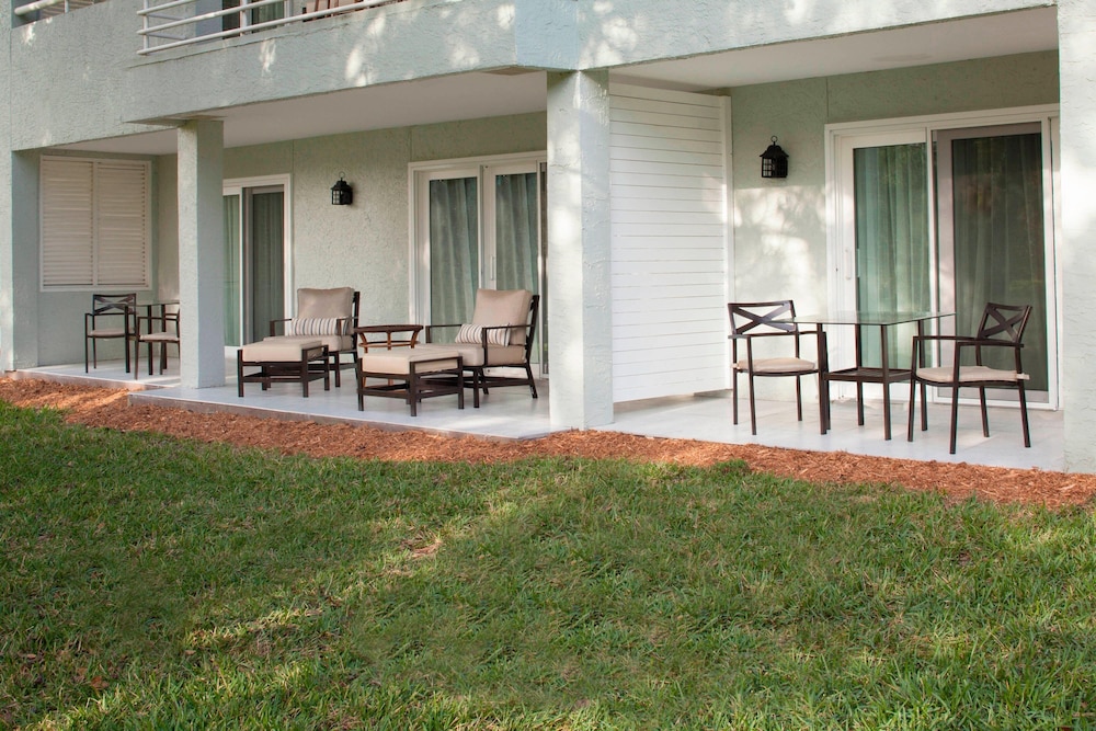 One Bedroom Suite with Balcony