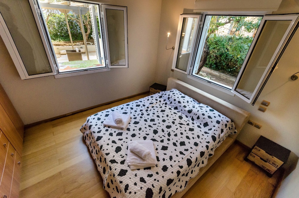 Villa photo 3
