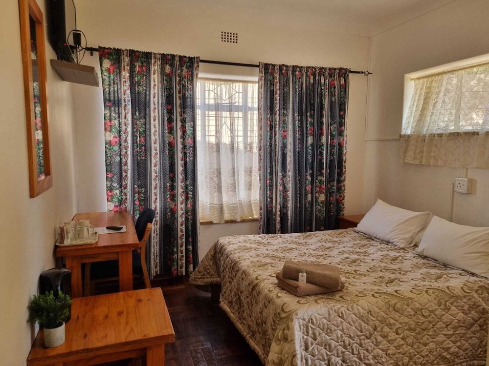 Standard Single / Double Room photo 2