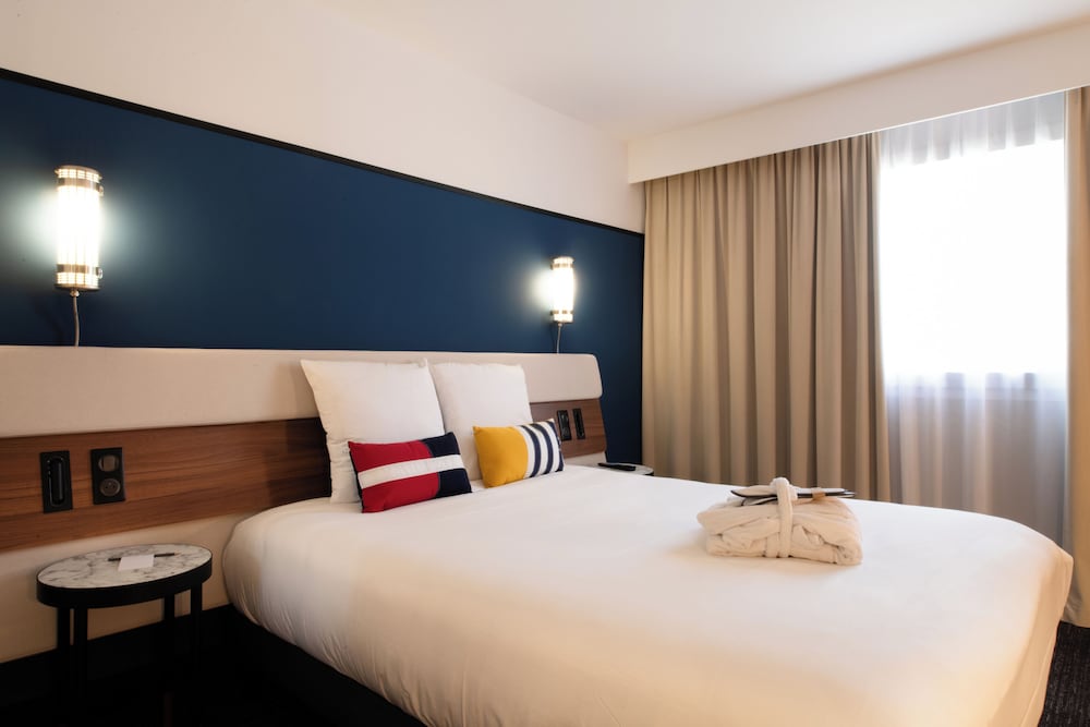 Privilege, Room, 1 Queen Bed