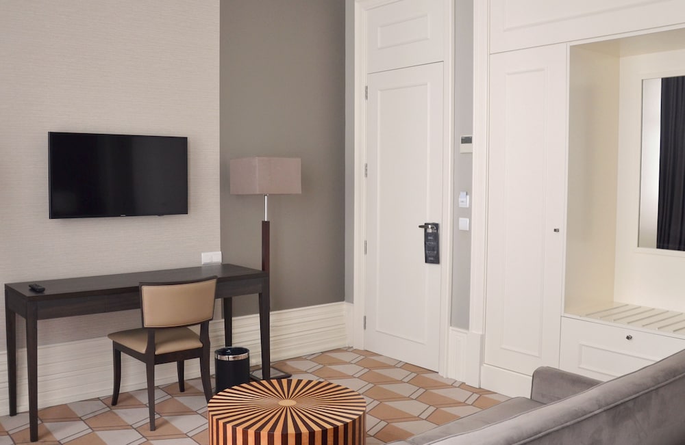 Superior Double or Twin Room - Photo 22