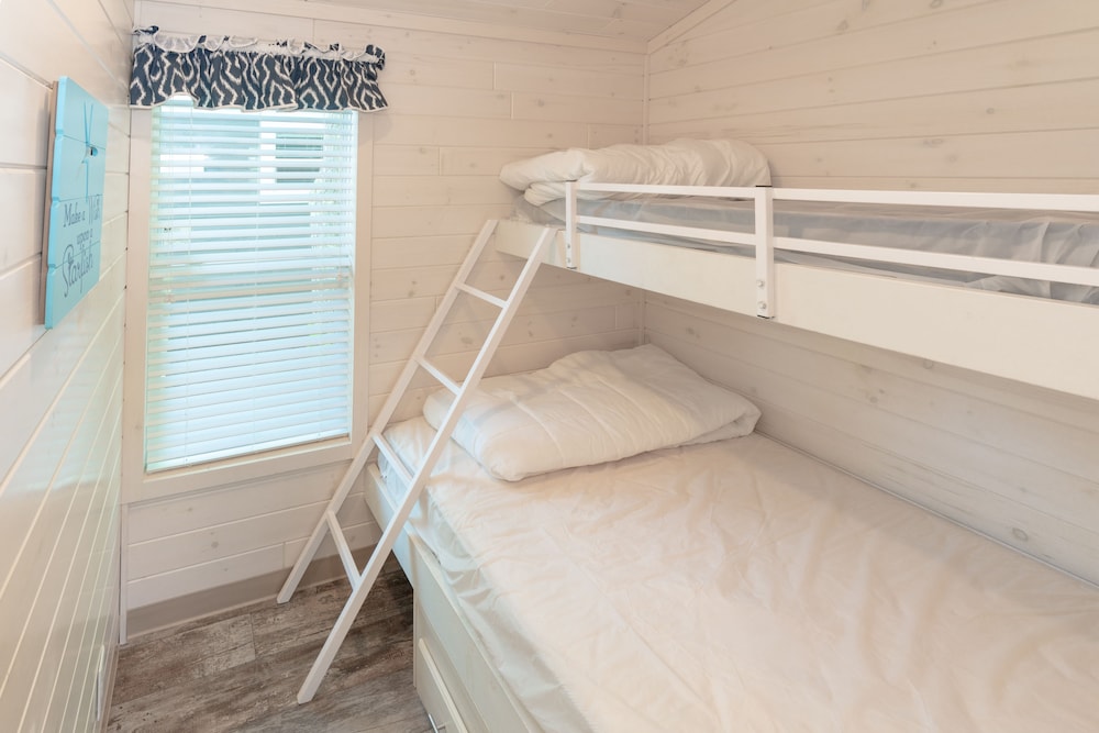 Cottage, 2 Bedrooms (Linens not provided)