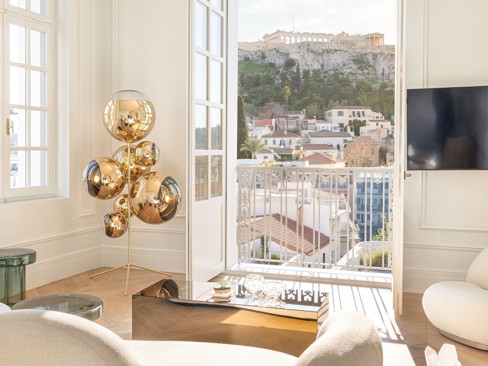 Acropolis Pied-a-Terre thumbnail 6