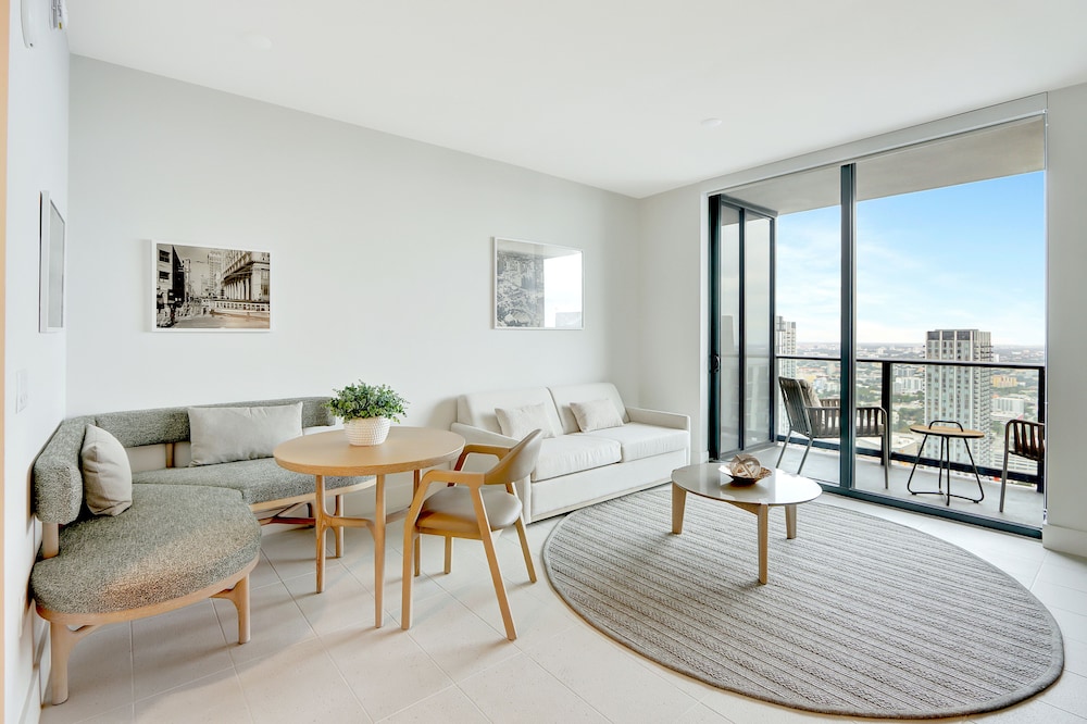 Executive Condo, City View photo 1