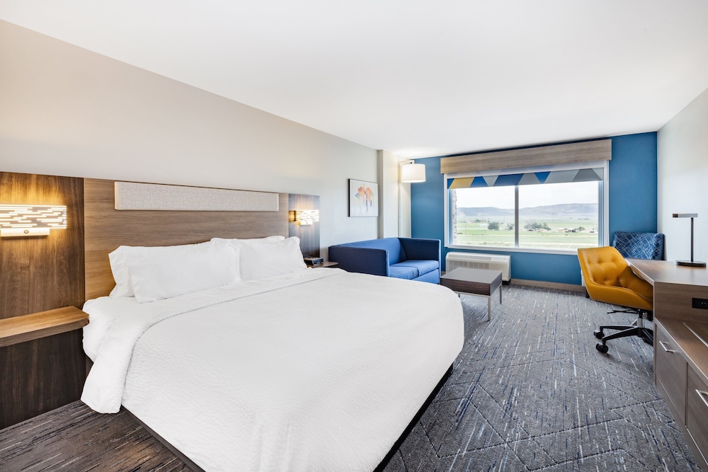 Suite, 1 King Bed, Accessible (Communications) - Photo 6