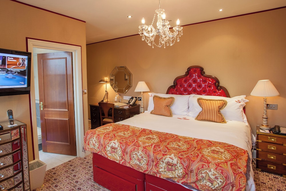 Standard Room, 1 King Bed photo 3