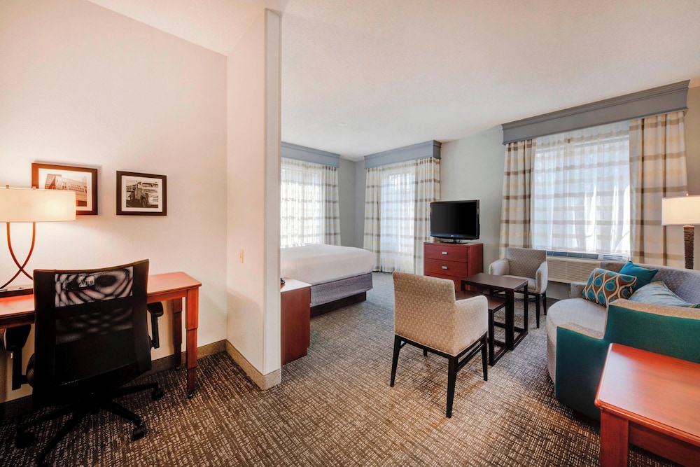 Executive Suite, 1 King Bed with Sofa bed photo 1