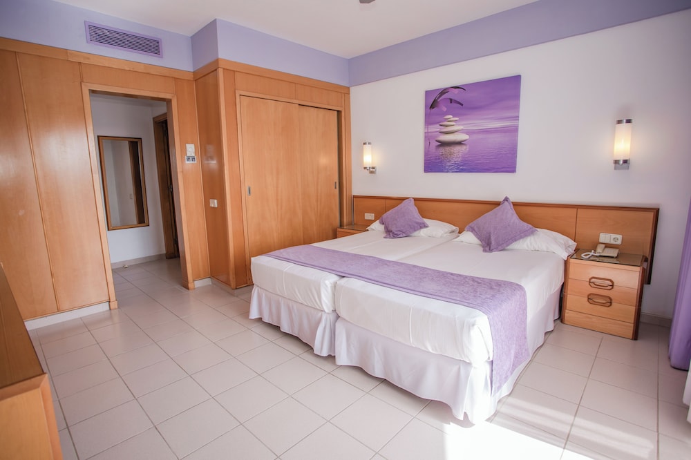 Classic Twin Room, Balcony, Pool View (2 Adults)