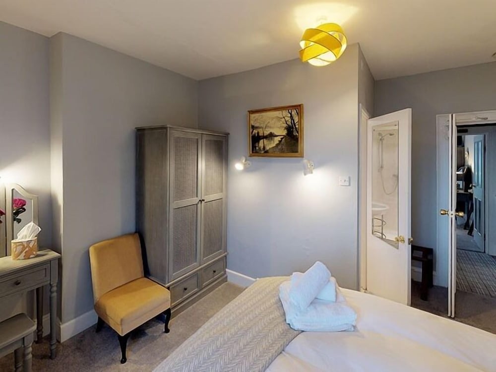 Luxury Double Room, Ensuite, Sea View (Midships King) photo 2