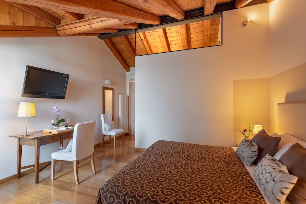 Superior Double Room photo 2